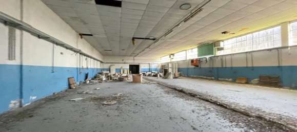 Склад 810м² в Кастирага Видардо, Италия № 74963 24