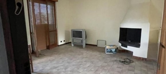 Склад 810м² в Кастирага Видардо, Италия № 74963 43