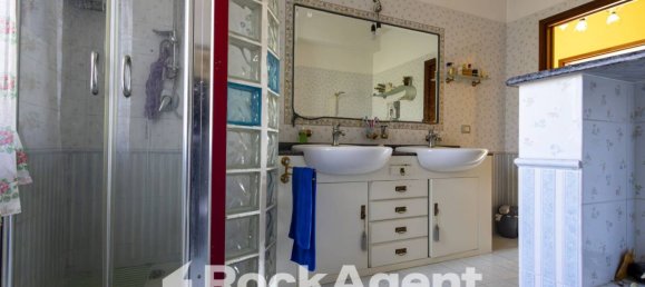 Villa de 3 dormitorios en Simeri Crichi, Italy No. 302562 8