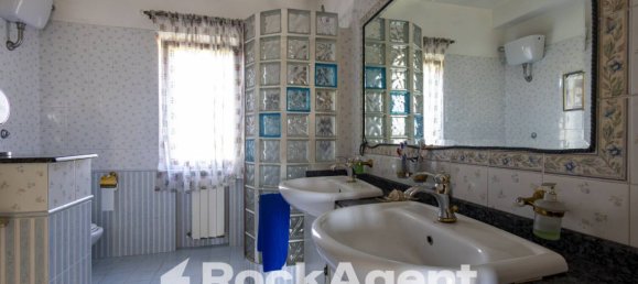 Villa de 3 dormitorios en Simeri Crichi, Italy No. 302562 7