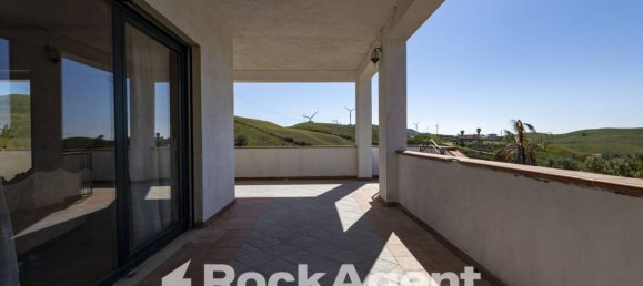 Villa de 3 dormitorios en Simeri Crichi, Italy No. 302562 10