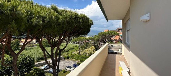 Ático de 3 dormitorios en Viareggio, Italy No. 40639 9