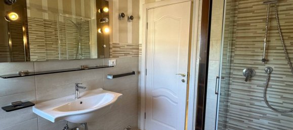 Ático de 3 dormitorios en Viareggio, Italy No. 40639 6