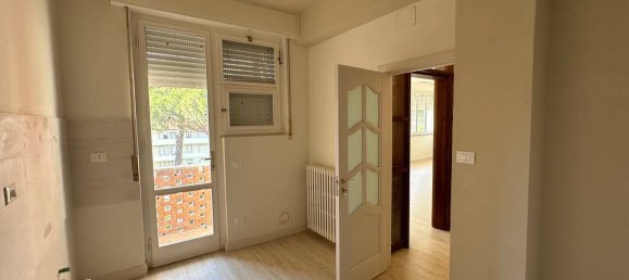 Ático de 3 dormitorios en Viareggio, Italy No. 40639 4