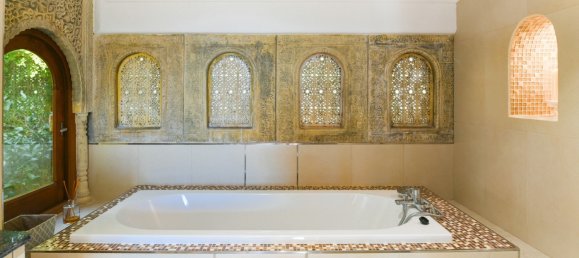 Villa de 5 dormitorios en Marbella, Spain No. 4732 23