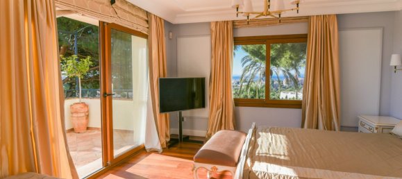 Villa de 5 dormitorios en Marbella, Spain No. 4732 26