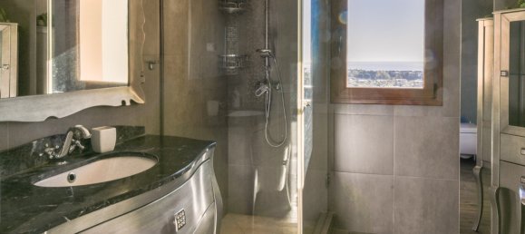 Villa de 5 dormitorios en Marbella, Spain No. 4732 12