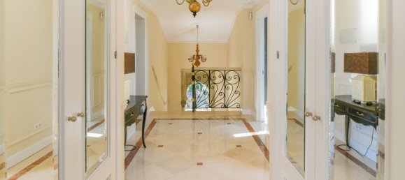 Villa de 5 dormitorios en Marbella, Spain No. 4732 28