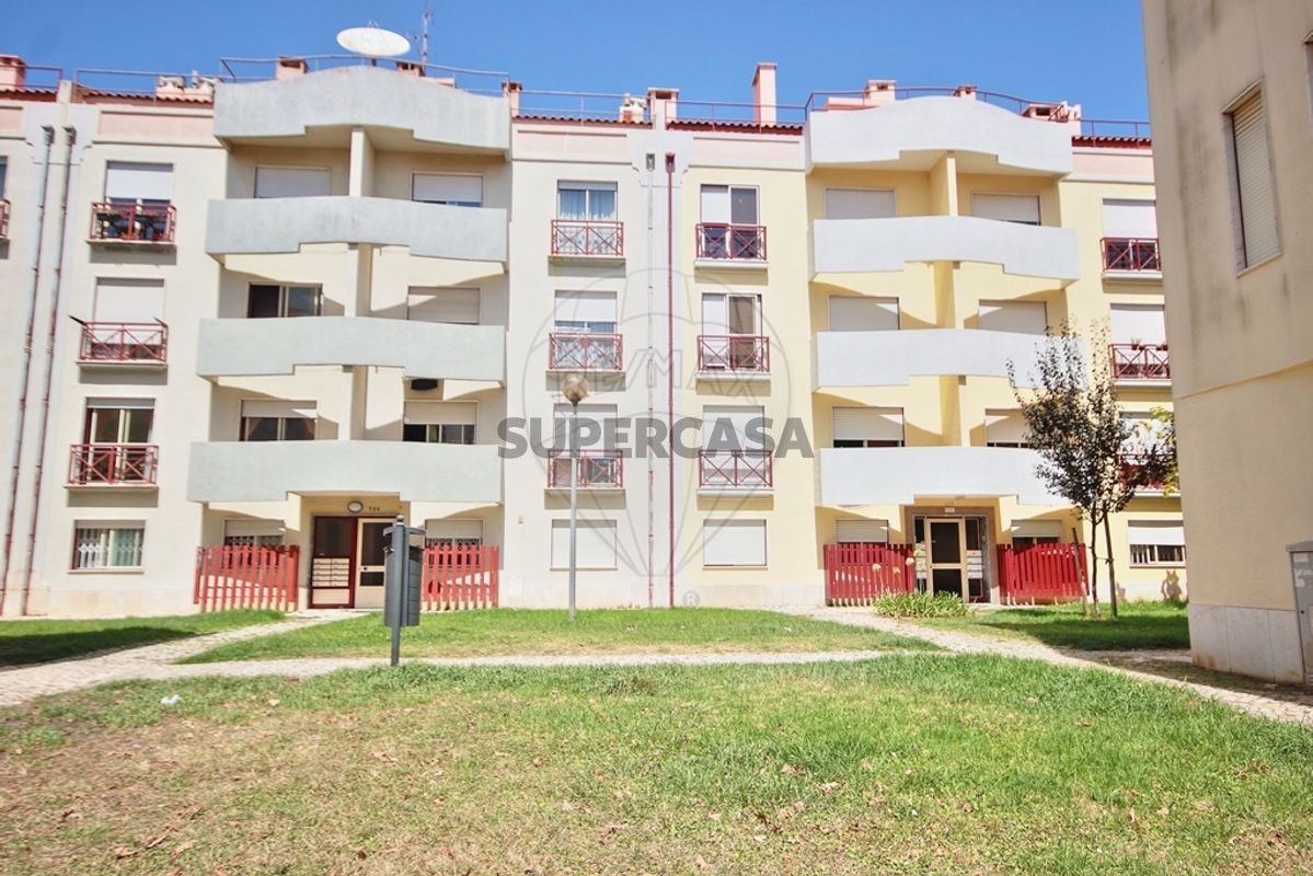 3 bedrooms Apartment in Cascais, Portugal No. 331525