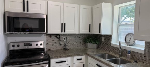 3 bedrooms Villa for sale in Miami, Miami-Dade, Florida, USA № 614400 17