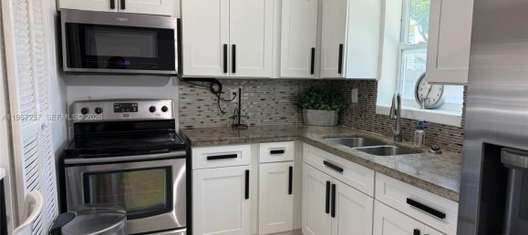 3 bedrooms Villa for sale in Miami, Miami-Dade, Florida, USA № 614400 16