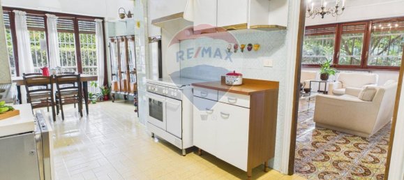 10 rooms Apartment in Rome, Italy No. 9199 11