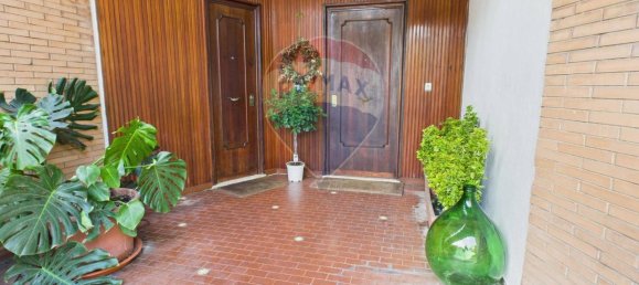 10 rooms Apartment in Rome, Italy No. 9199 4