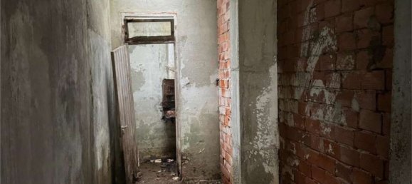 Propriété commerciale à Savona, Italy 250m² No. 261324 3