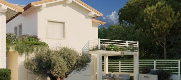 5 bedrooms Villa in Forte dei Marmi, Italy No. 370625 4