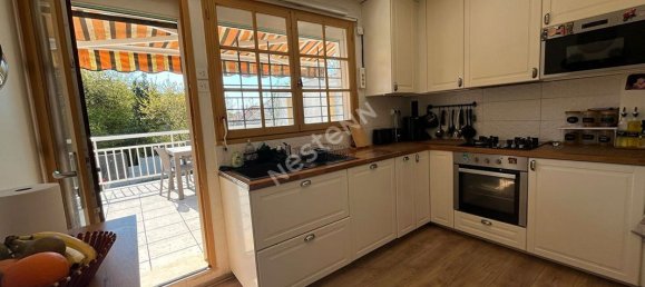 Casa de 4 dormitorios en Le Blanc-Mesnil, France No. 116090 2