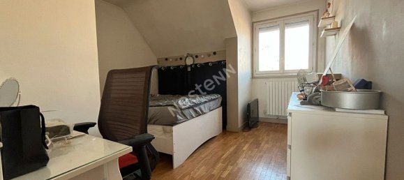 Casa de 4 dormitorios en Le Blanc-Mesnil, France No. 116090 5