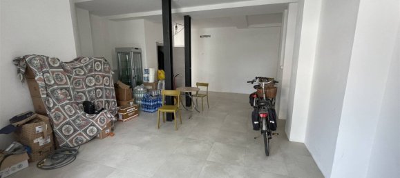 3 rooms Commercial property in Camaiore, Italy No. 211005 3