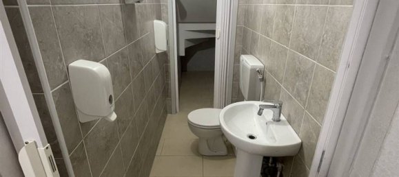 3 rooms Commercial property in Camaiore, Italy No. 211005 11