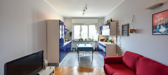 Apartamento de 3 habitaciónes en Turin, Italy No. 80191 2