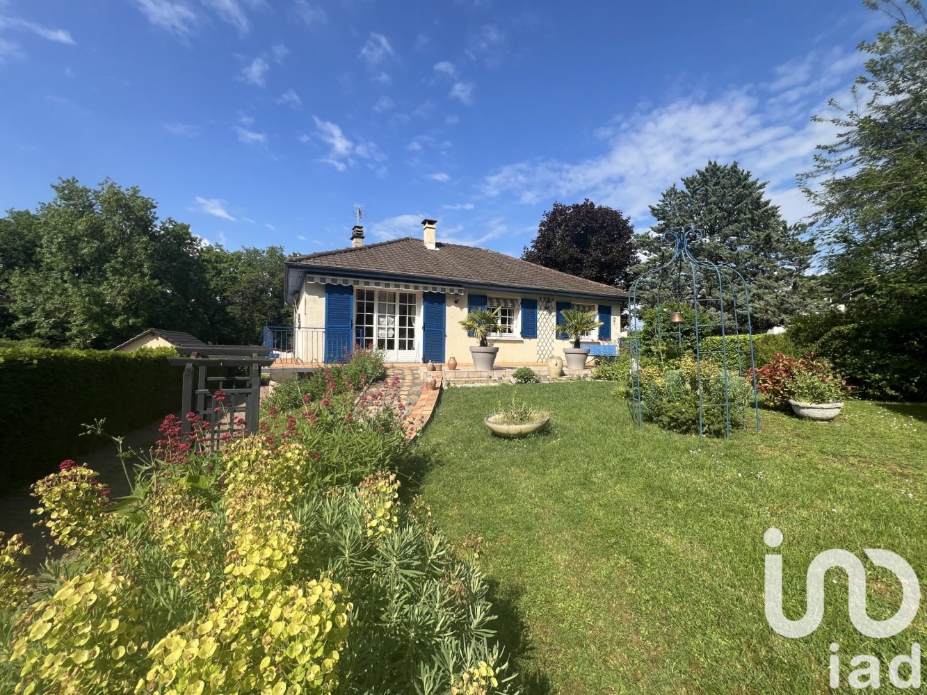 3 bedrooms House in Le Subdray, France No. 64251