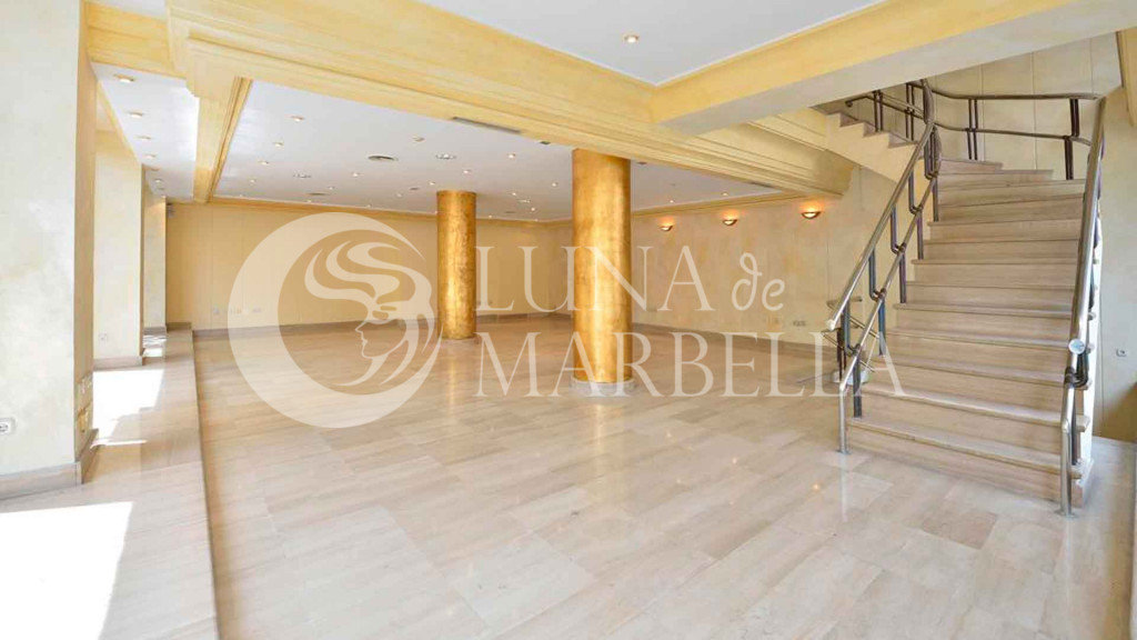 Propiedad comercial en Marbella, Spain 375 m² No. 109814