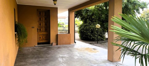 3 bedrooms House in Portogruaro, Italy No. 356349 5