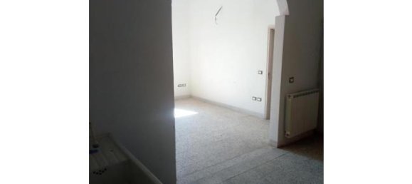 2 bedrooms House in Lamporecchio, Italy No. 252750 3