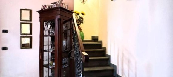 5 rooms House in Prato, Italy No. 137782 5