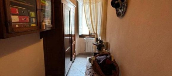 5 rooms House in Prato, Italy No. 137782 8