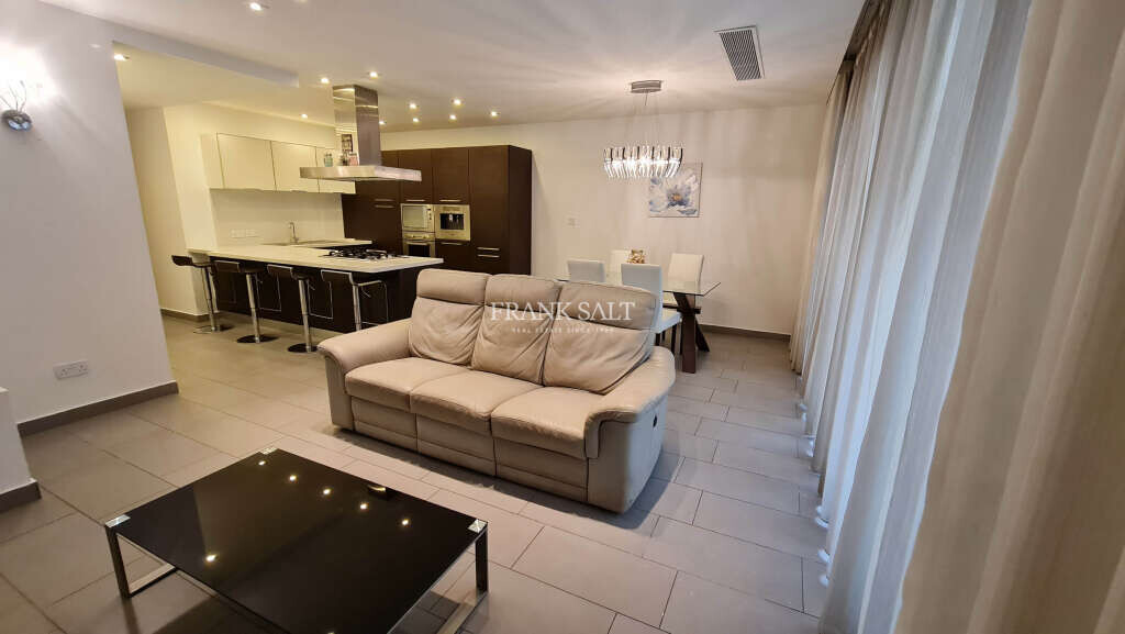 Квартира с 2 спальнями в Гзира, Мальта № 8347