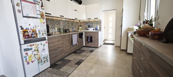 3 bedrooms House in Carrieres-sous-Poissy, France No. 327195 6