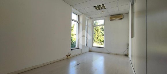 3 rooms Commercial property in Trento, Italy No. 293769 5