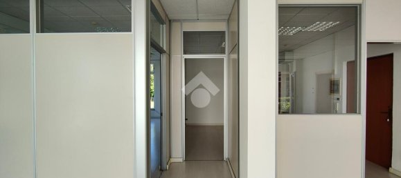 3 rooms Commercial property in Trento, Italy No. 293769 4