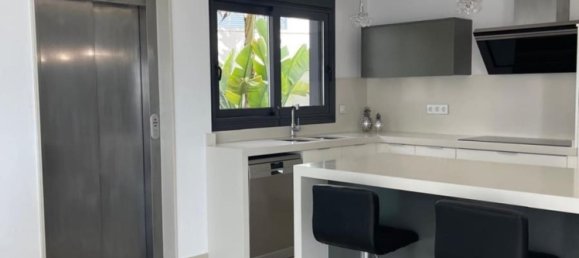 5 bedrooms House in San Miguel de Salinas, Spain No. 185969 15