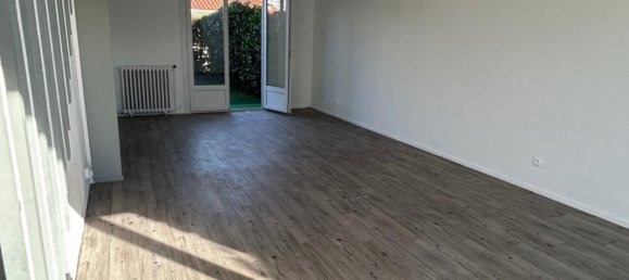 4 bedrooms Villa in Pau, France No. 99070 2