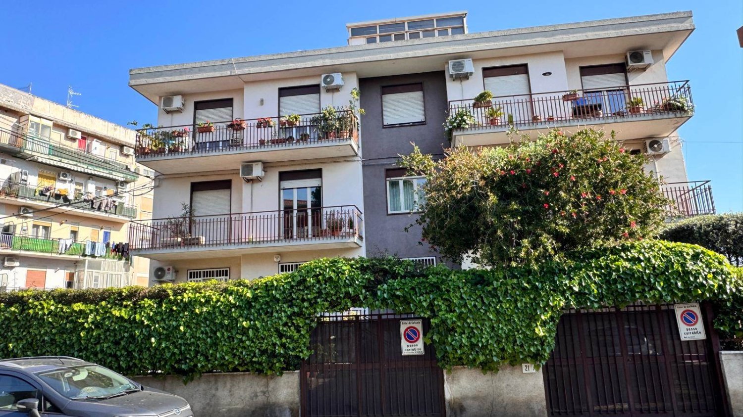 Квартира с 2 спальнями в Катания, Италия № 282811