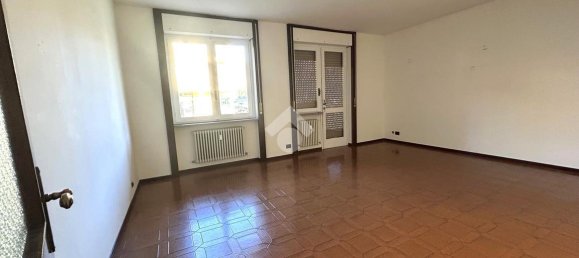 4 rooms Apartment in Villa d'Almè, Italy No. 5700 6
