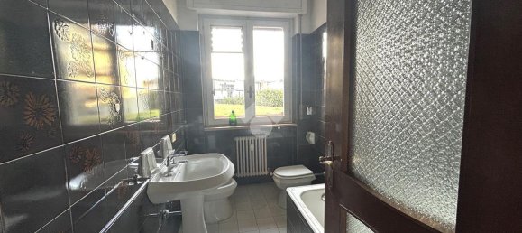 4 rooms Apartment in Villa d'Almè, Italy No. 5700 12