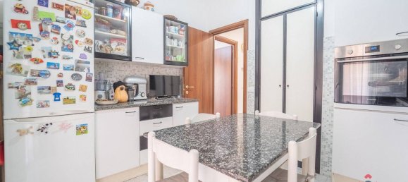 2 bedrooms Apartment in Rome, Italy No. 333635 15