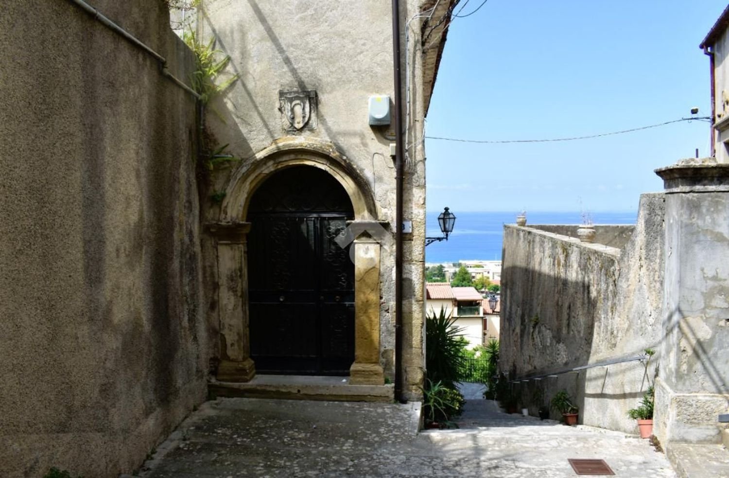 5 bedrooms Apartment in Paola, Italy No. 321928