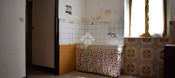 5 bedrooms Apartment in Paola, Italy No. 321928 8