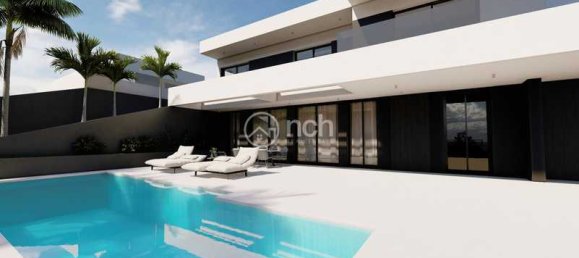 4 Schlafzimmer Villa in Parekklisia, Cyprus, Nr. 13716 8