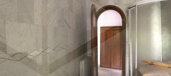 Apartamento de 3 divisões em Pontedera, Italy N.º 27948 9