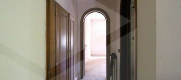 Apartamento de 3 divisões em Pontedera, Italy N.º 27948 5