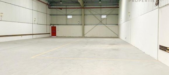 492.4m² Warehouse in Dubai, UAE No. 55629 3