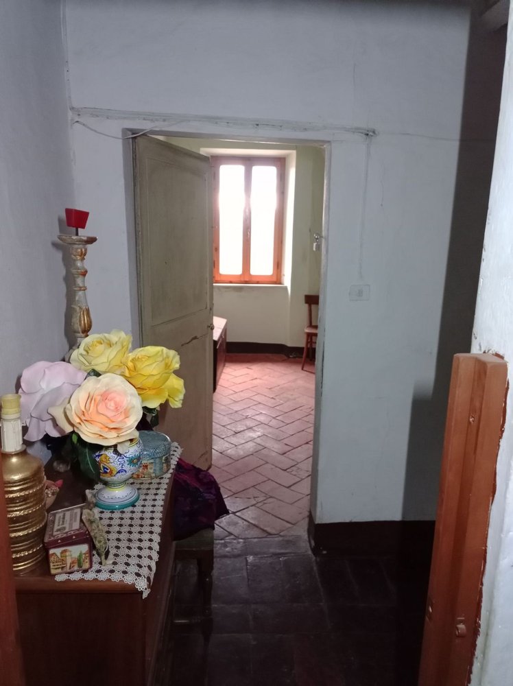 5 rooms House in Monteleone d'Orvieto, Italy No. 256053