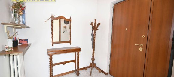 5-salle Appartement à Ascoli Piceno, Italy No. 25487 6