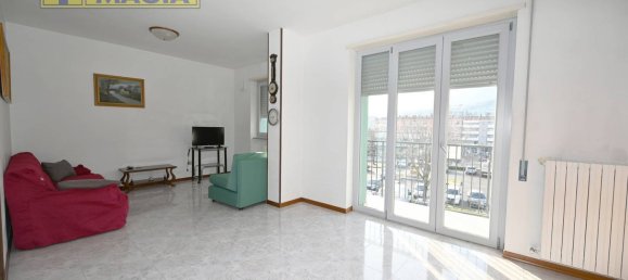5-salle Appartement à Ascoli Piceno, Italy No. 25487 2