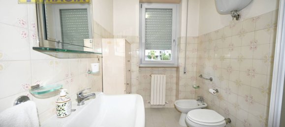 5-salle Appartement à Ascoli Piceno, Italy No. 25487 13